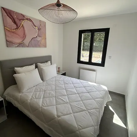 New 3-bedroom House With Swimming Pool 3* サズ