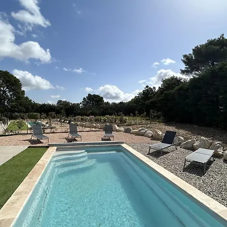 New 3-bedroom House With Swimming Pool サズ